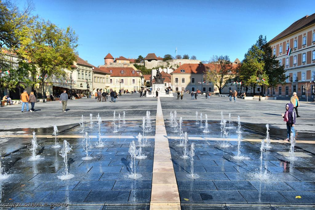 Eszter Apartman Eger Luaran gambar