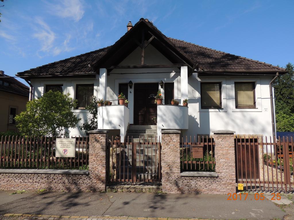 Eszter Apartman Eger Luaran gambar