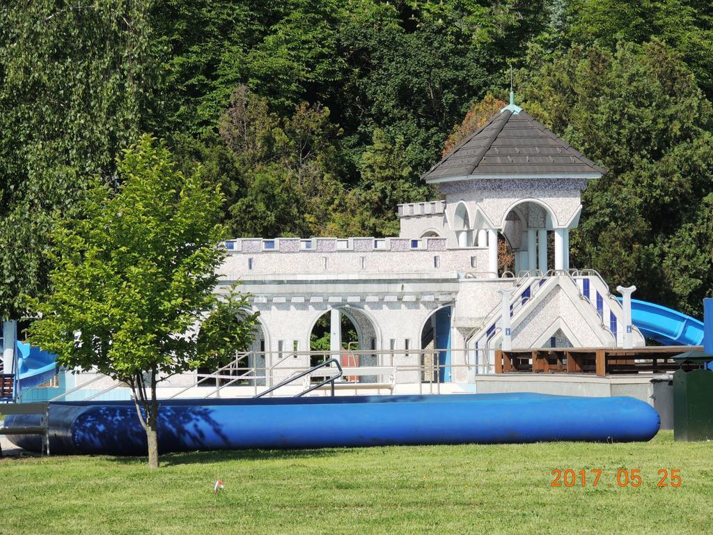 Eszter Apartman Eger Luaran gambar
