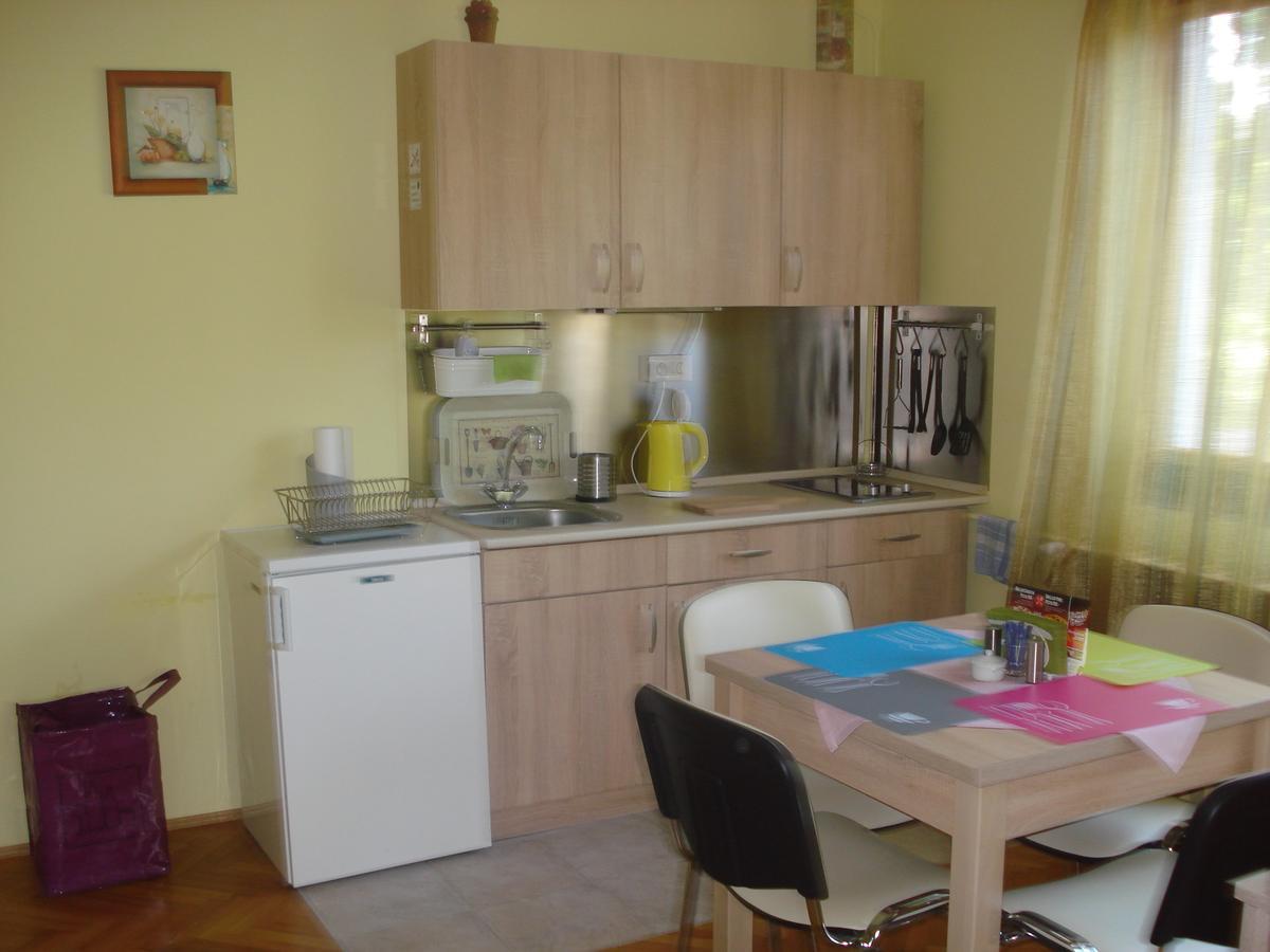 Eszter Apartman Eger Luaran gambar
